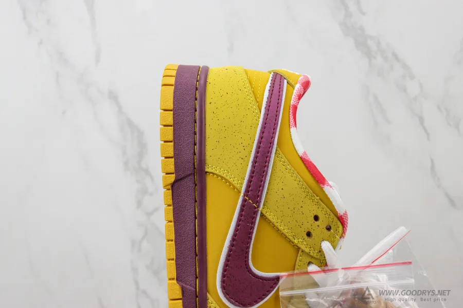 Nike Dunk Low Yellow Lobster