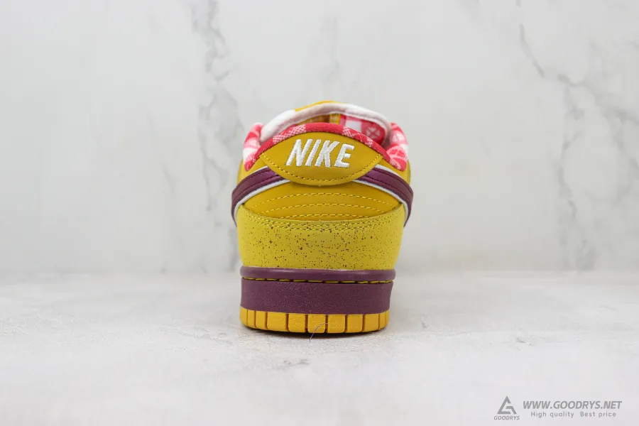 Nike Dunk Low Yellow Lobster