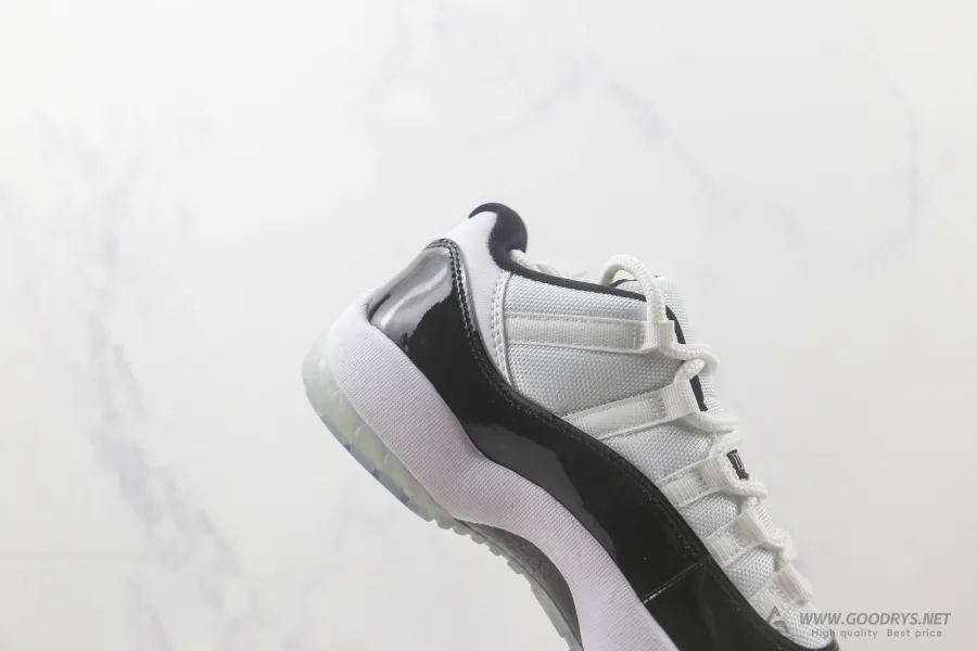 Jordan 11 Retro Low Concord 