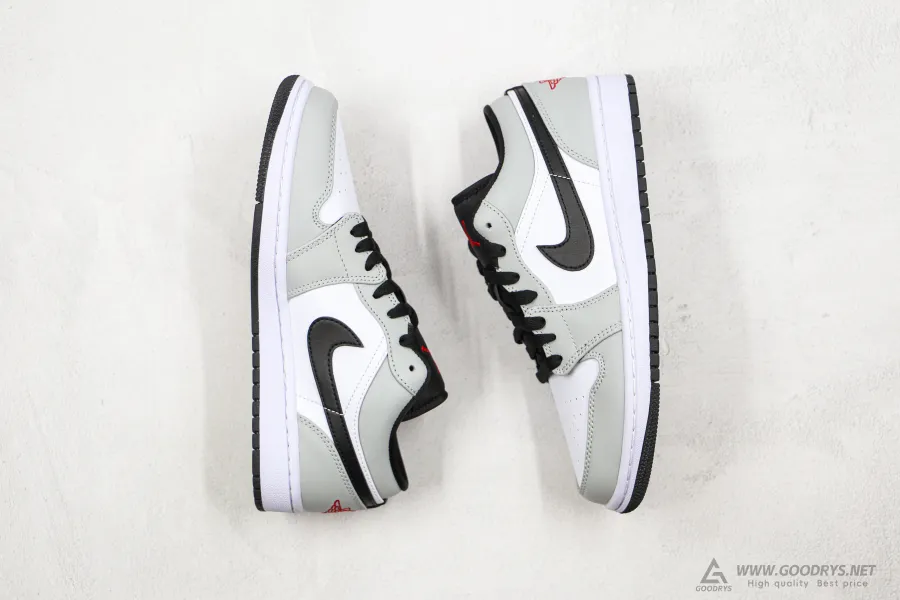 Jordan 1 Light Smoke Grey  Low