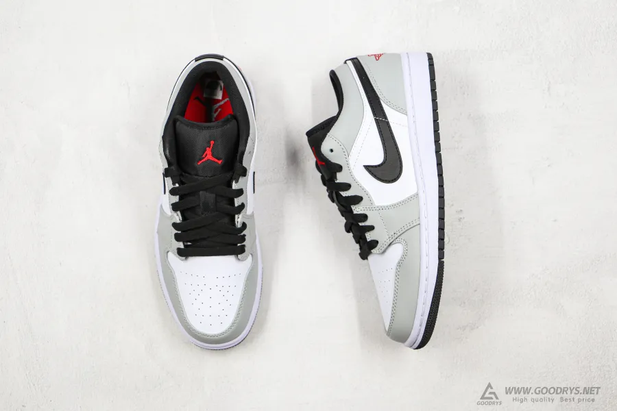 Jordan 1 Light Smoke Grey  Low