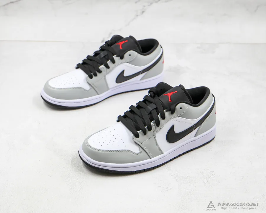 Jordan 1 Light Smoke Grey  Low