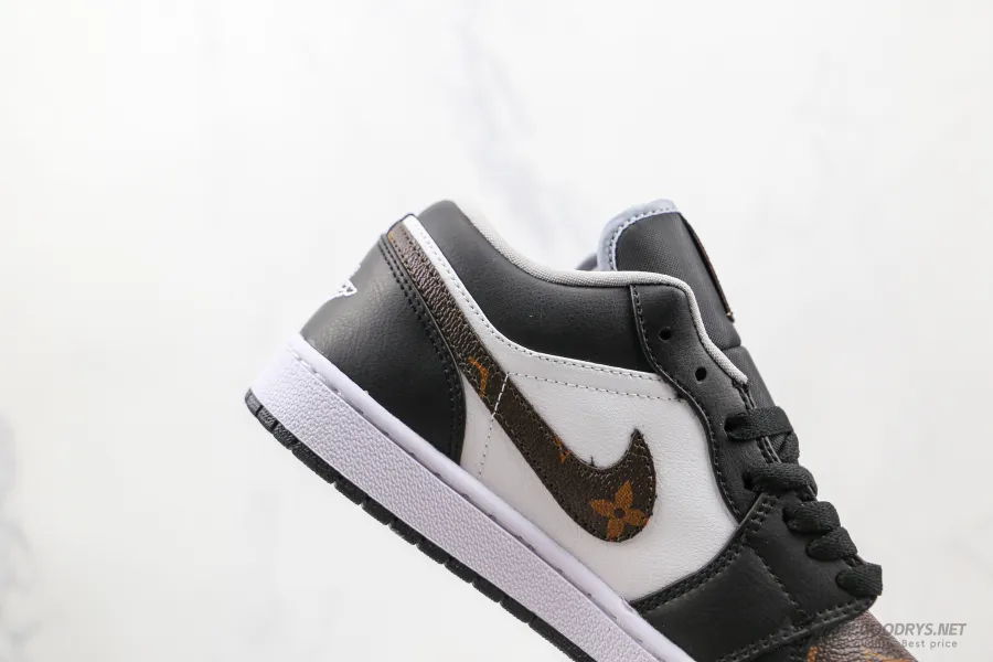 Air Jordan 1 Low Smoke Grey 