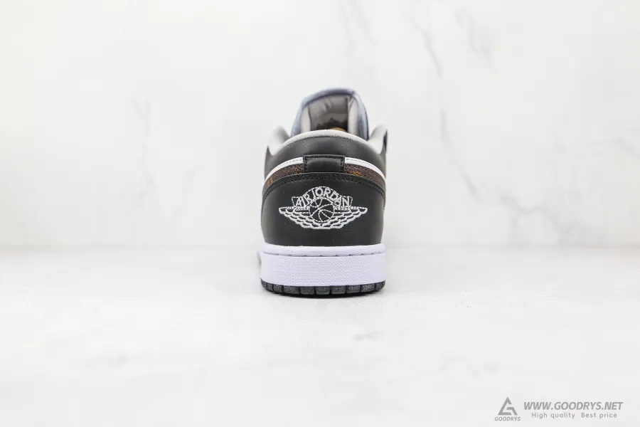 Air Jordan 1 Low Smoke Grey 