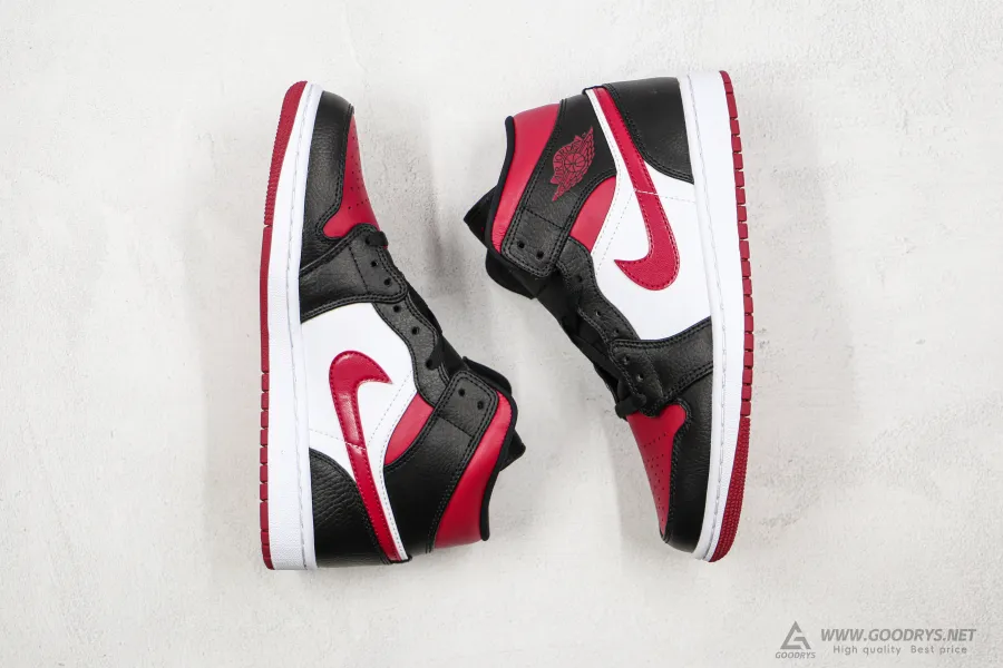 Airjordan 1 Bred Toe Mid