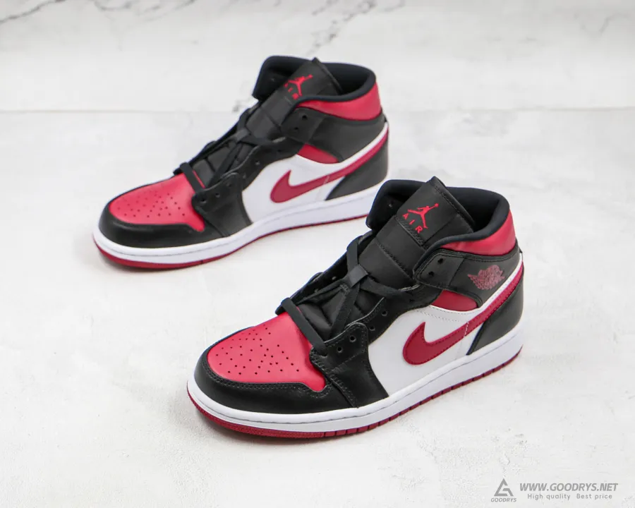 Airjordan 1 Bred Toe Mid