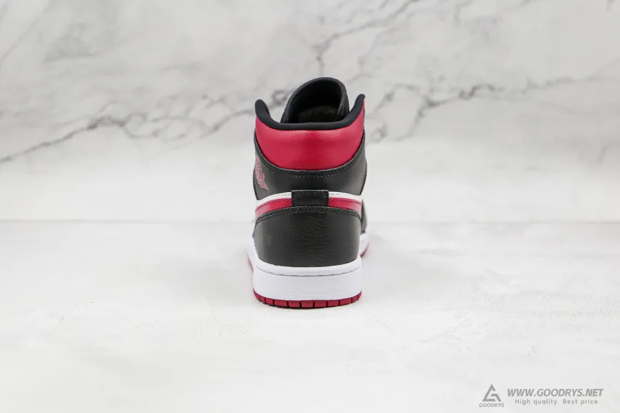 Airjordan 1 Bred Toe Mid