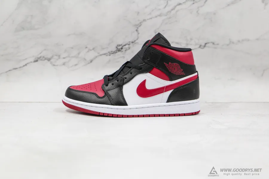 Airjordan 1 Bred Toe Mid