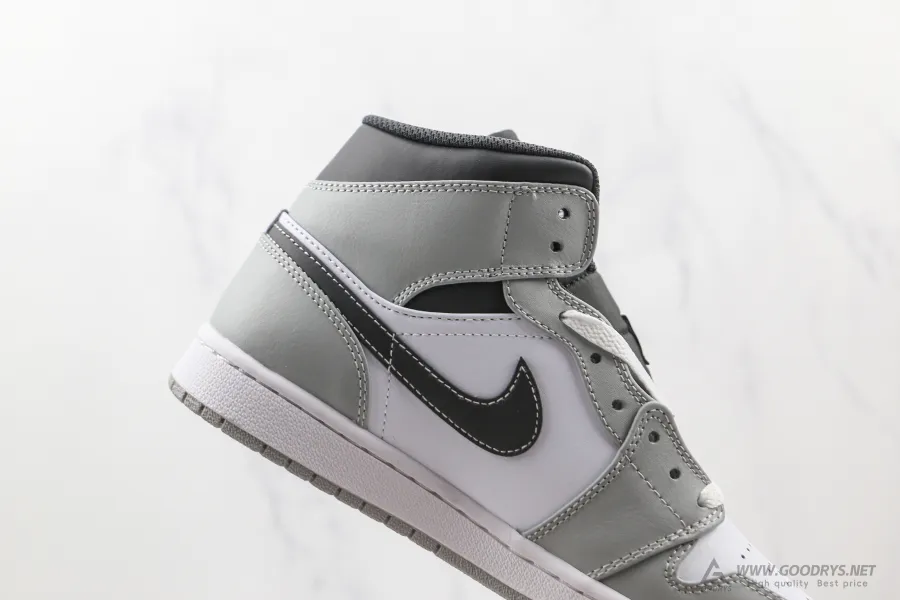 Jordan 1 Light Smoke Grey  Mid