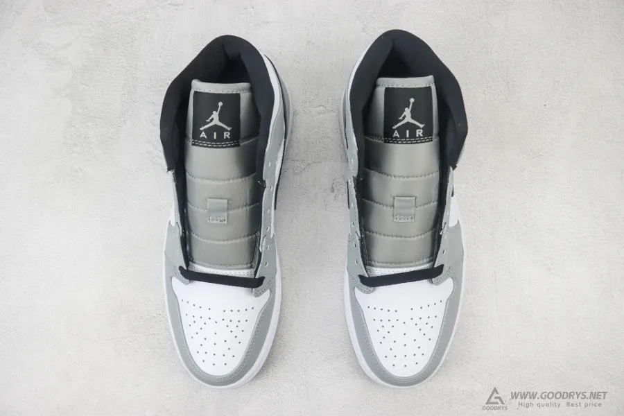 Airjordan 1 Mid Light Smoke Grey