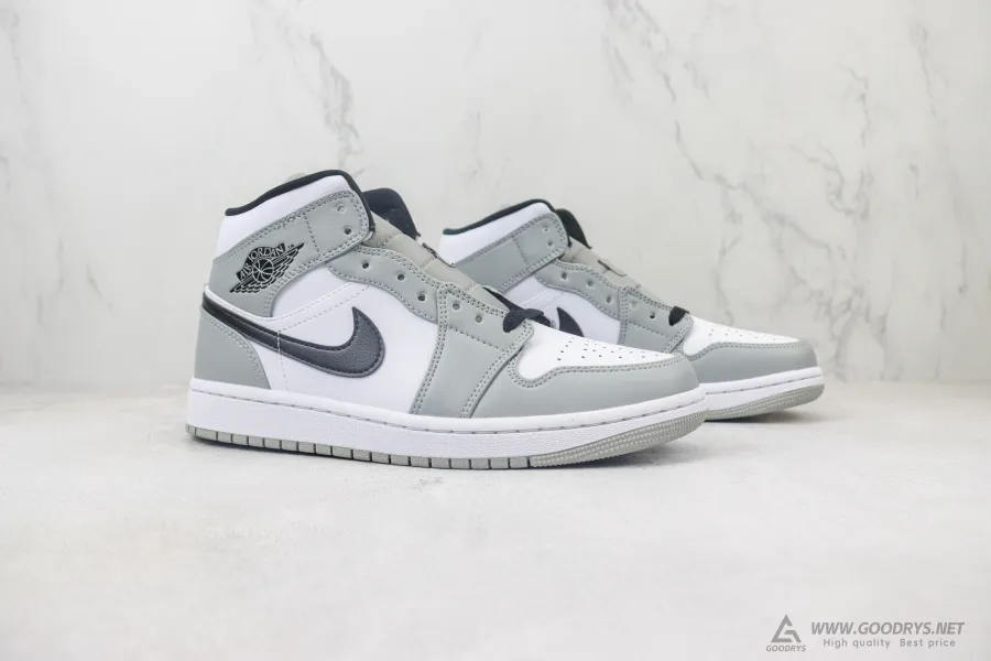 Airjordan 1 Mid Light Smoke Grey