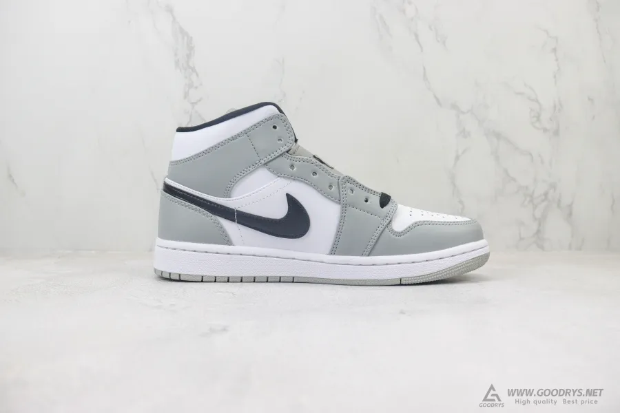 Airjordan 1 Mid Light Smoke Grey