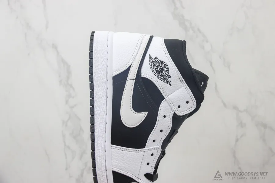 Airjordan 1 Retro Mid Tuxedo 