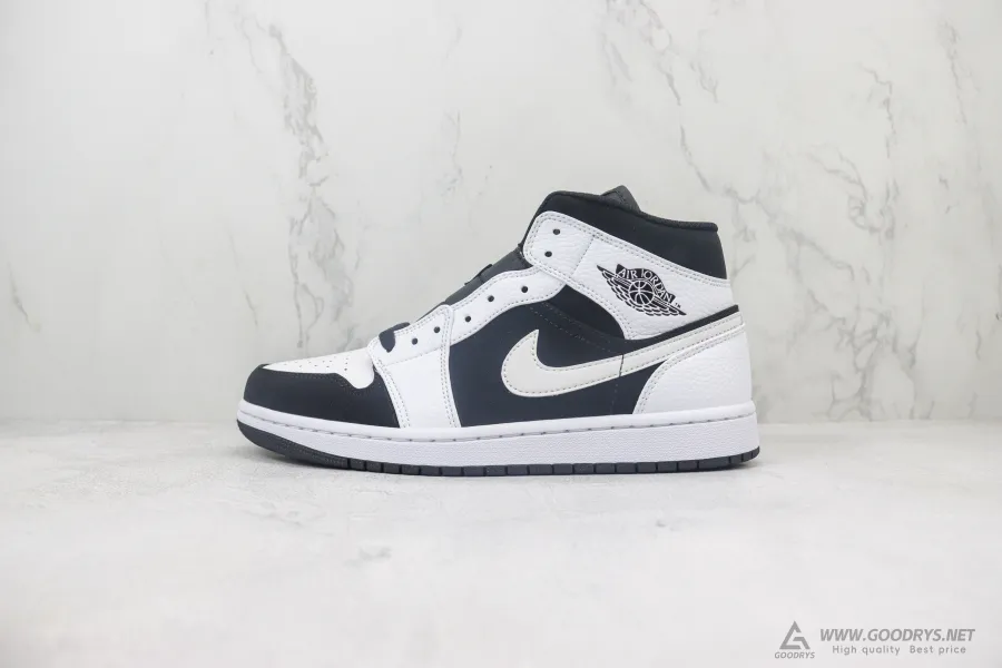 Airjordan 1 Retro Mid Tuxedo 