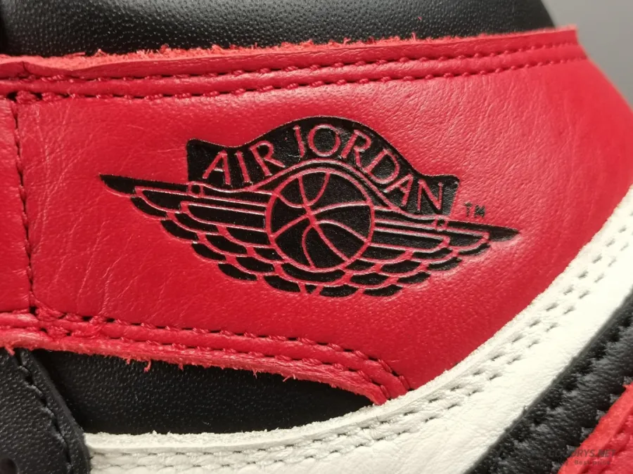 Air Jordan 1 Retro High OG Bred Toe