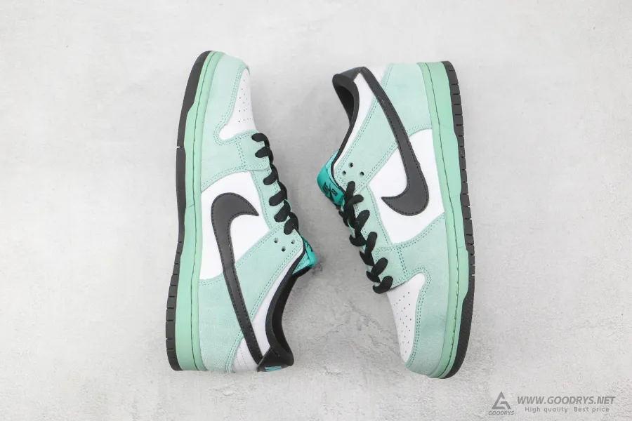 Dunk Lows Sea Crystal