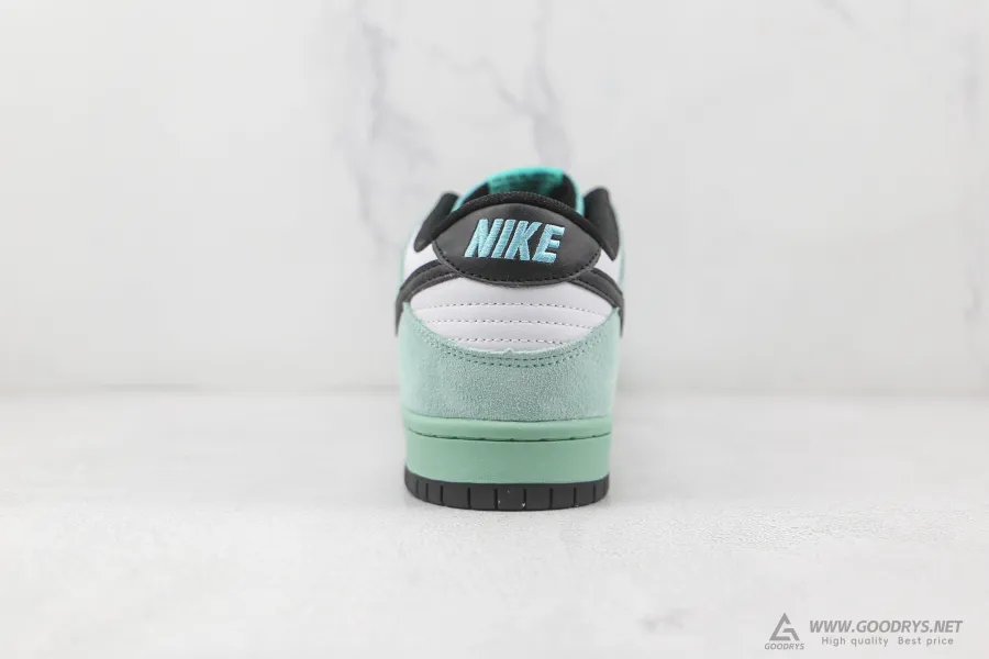 Dunk Lows Sea Crystal