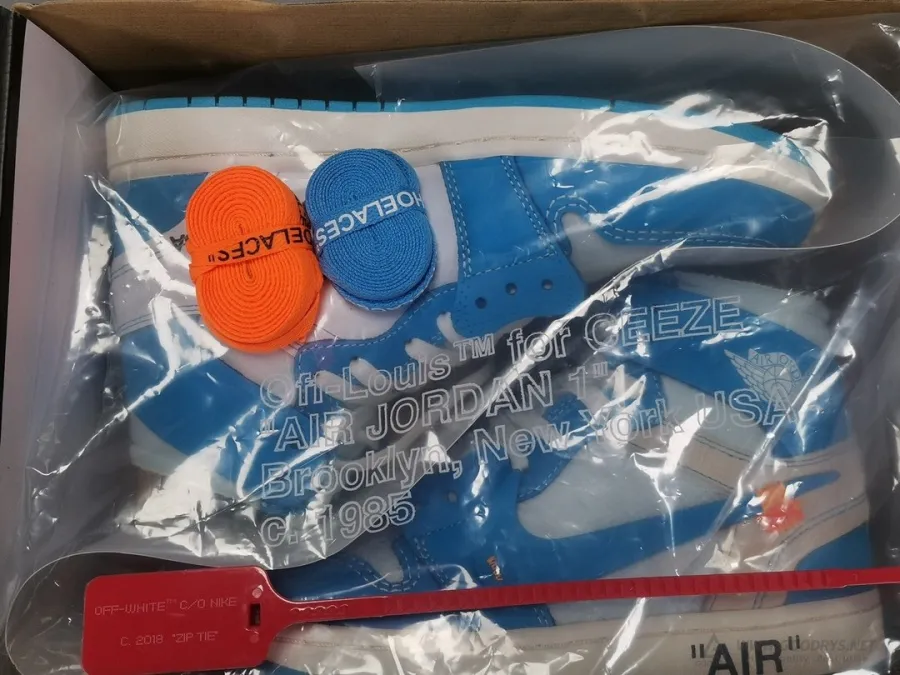 Off-White Jordan 1 Retro High Unc