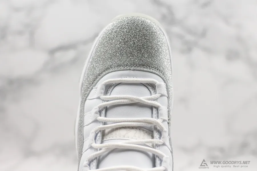 Jordan 11 Wmns Metallic Silver