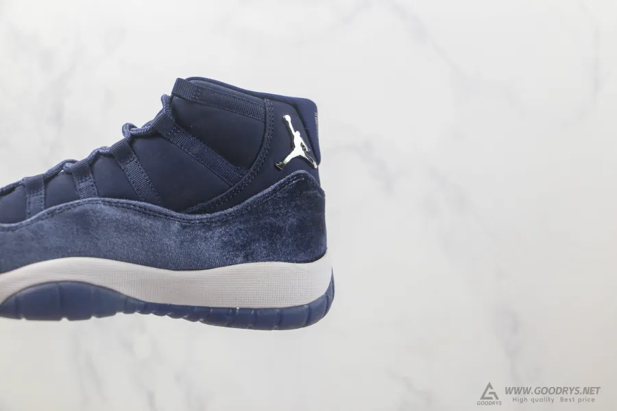 Wmns Air Jordan 11 Retro Midnight Navy Velvet 