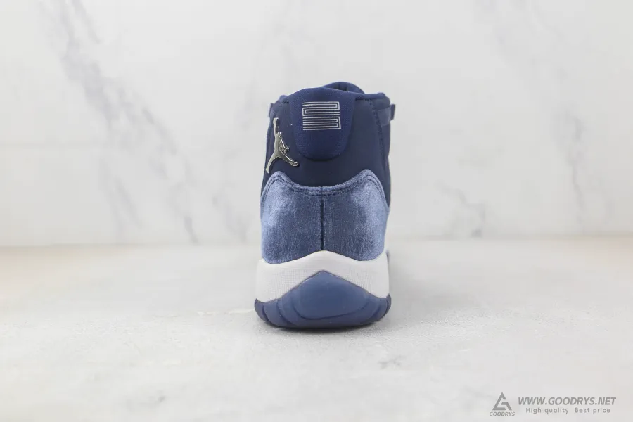 Wmns Air Jordan 11 Retro Midnight Navy Velvet 