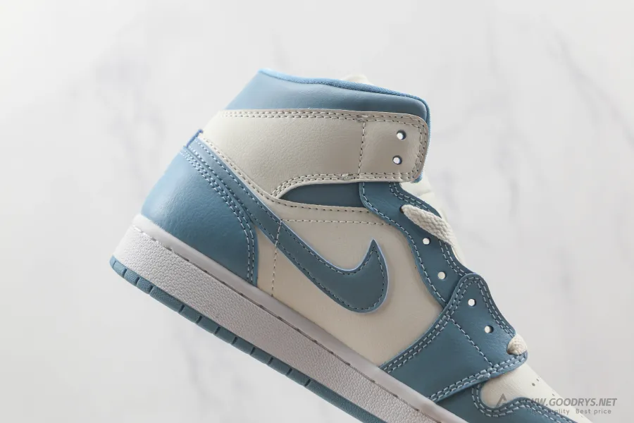 Wmns Air Jordan 1 Mid University Blue 