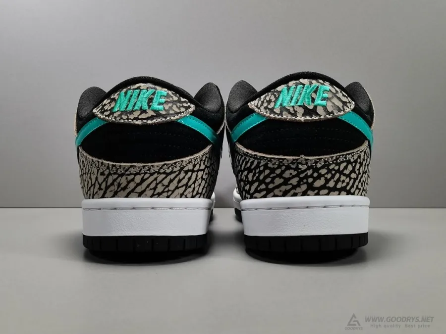 Dunk Low Pro Sb Atmos Elephant