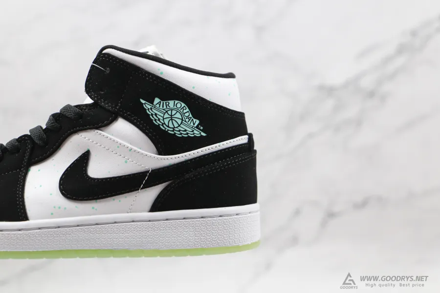 Air Jordan 1 Panda 