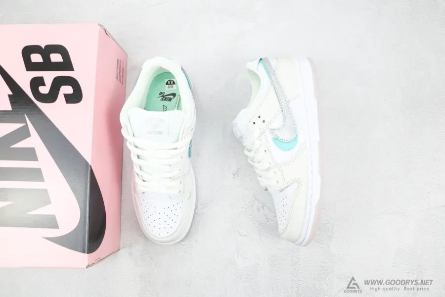 Sb Dunk Low Pro Og Qs Diamond White 