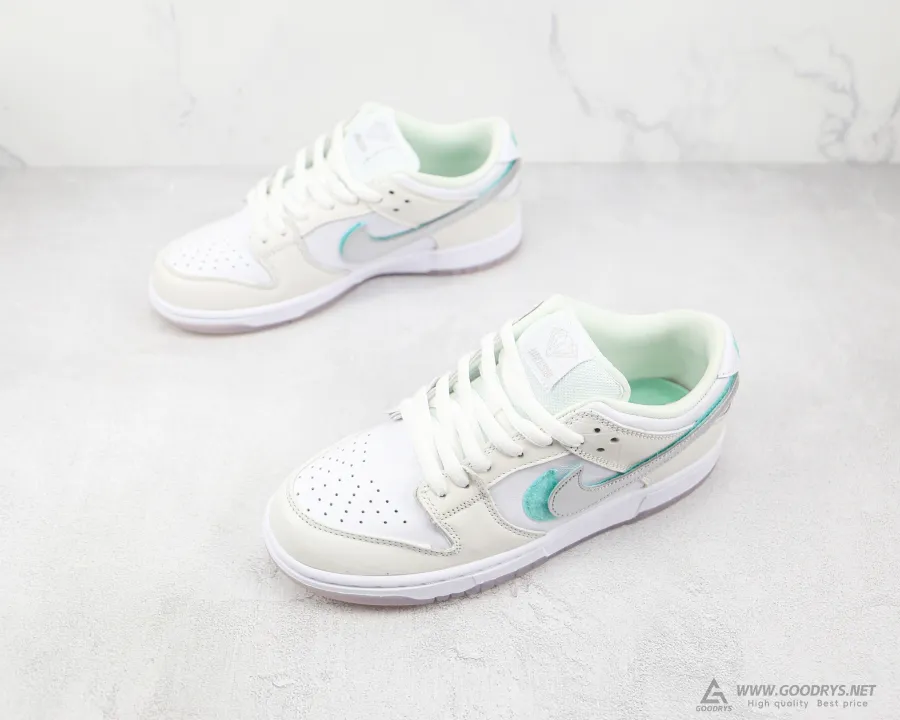 Sb Dunk Low Pro Og Qs Diamond White 