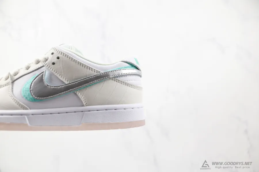 Sb Dunk Low Pro Og Qs Diamond White 