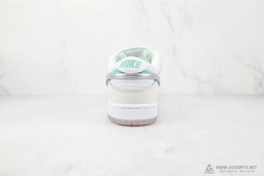 Sb Dunk Low Pro Og Qs Diamond White 