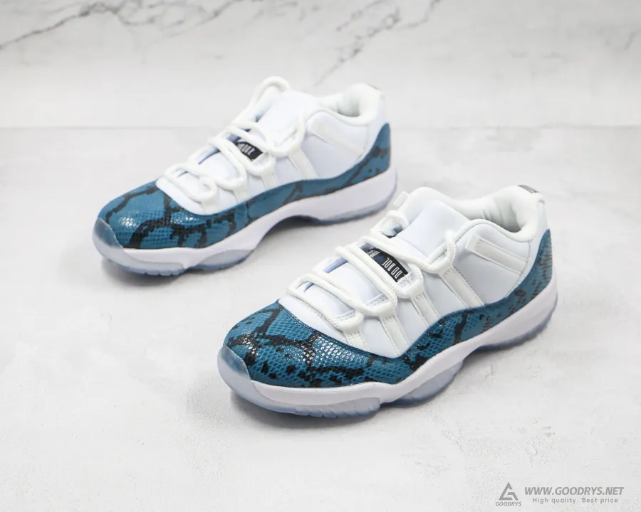 Air Jordan 11 Retro Low Le Blue Snakeskin