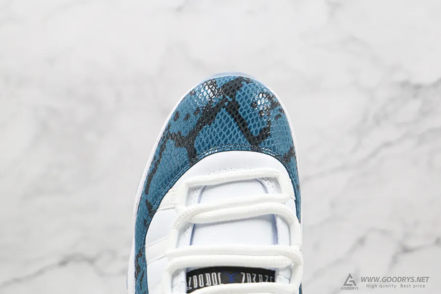 Air Jordan 11 Retro Low Le Blue Snakeskin