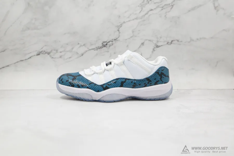 Air Jordan 11 Retro Low Le Blue Snakeskin