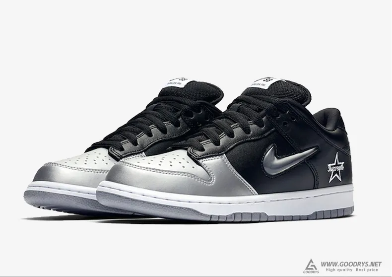 Sb Dunk Low Metallic Silver