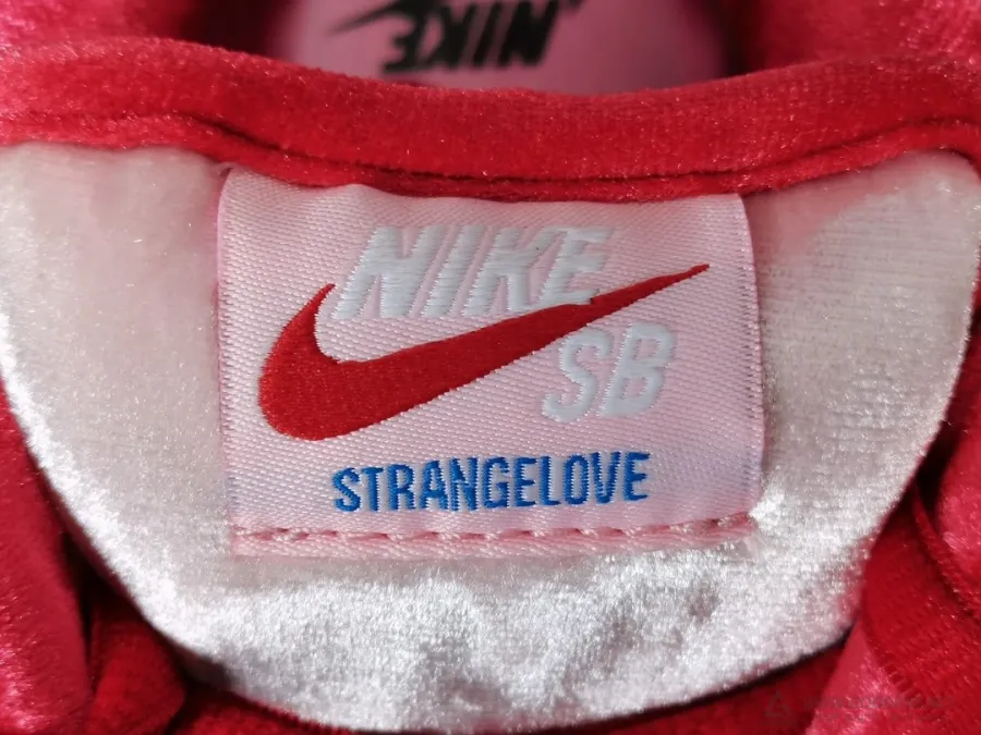 Strangelove X Dunk Low Sb Valentine'S Day