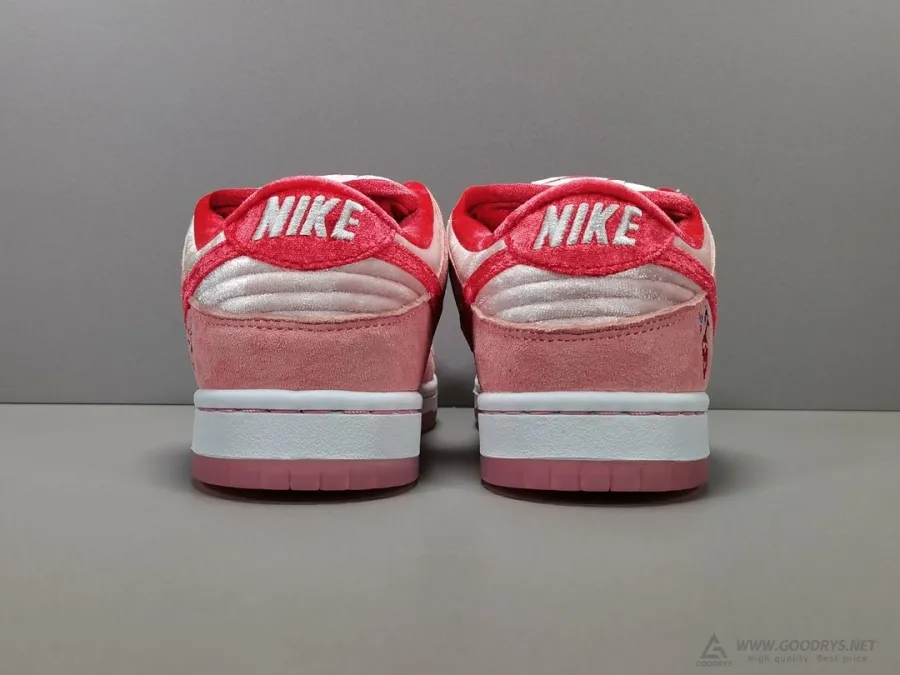 Strangelove X Dunk Low Sb Valentine'S Day