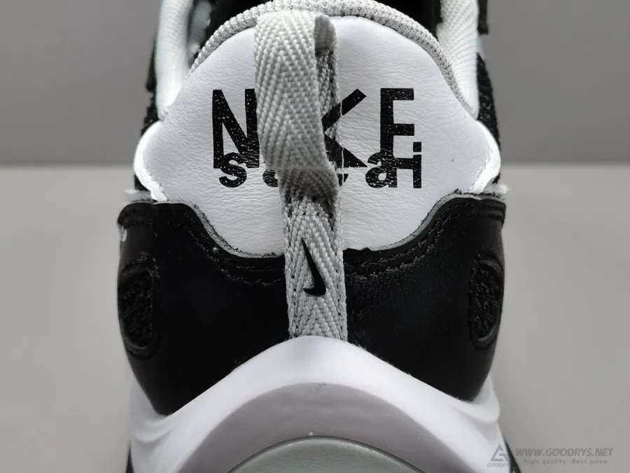 Sacai X Nike Vaporwaffle Black White