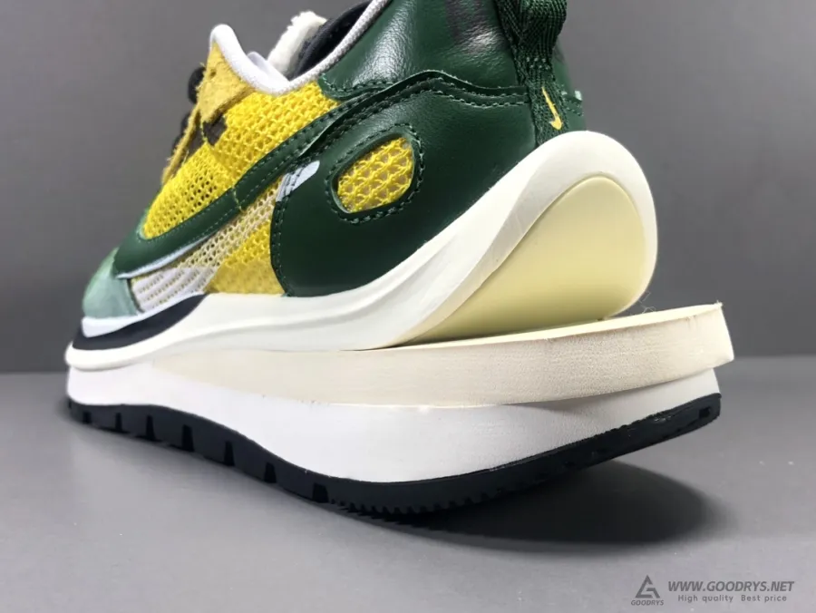 Sacai X Nike Vaporwaffle Tour Yellow