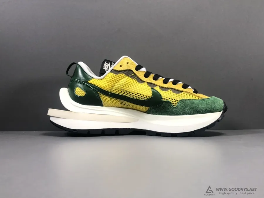 Sacai X Nike Vaporwaffle Tour Yellow