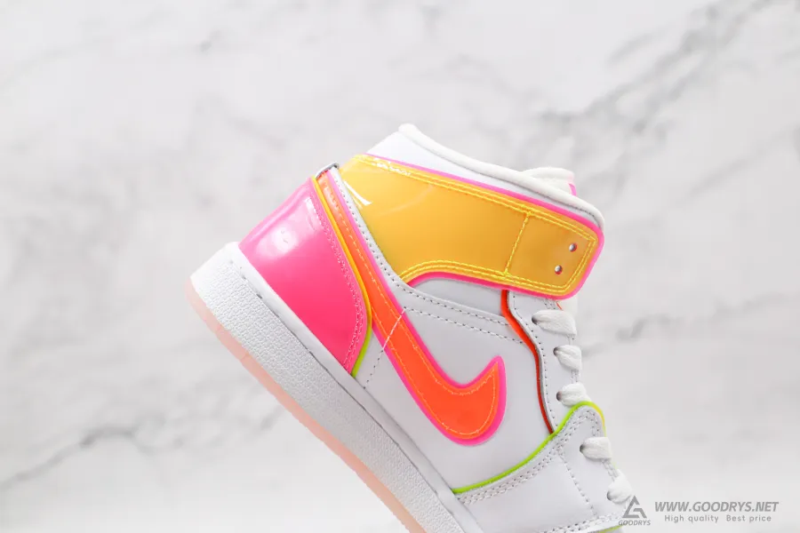 Jordan 1 Edge Glow  Mid Gs