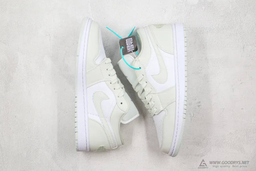 Air Jordan 1 Low Spruce Aura  Wmns