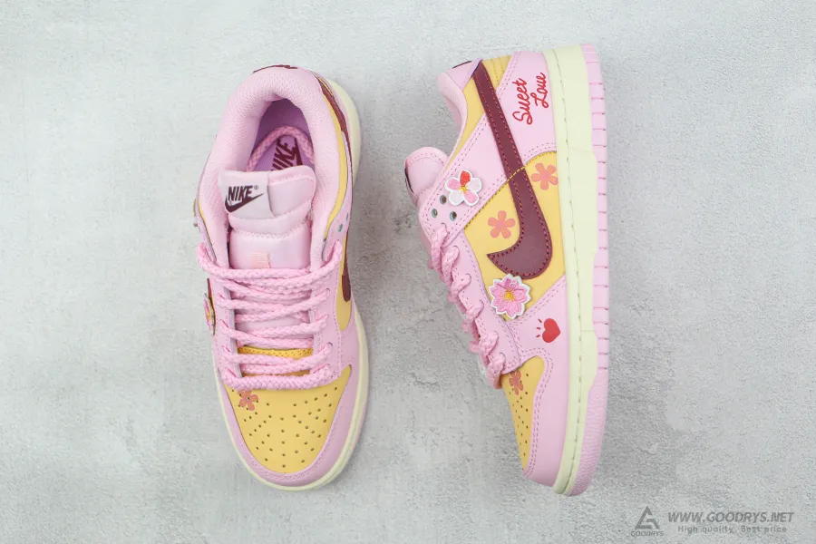 Nike Dunk Low Valentine'S Day