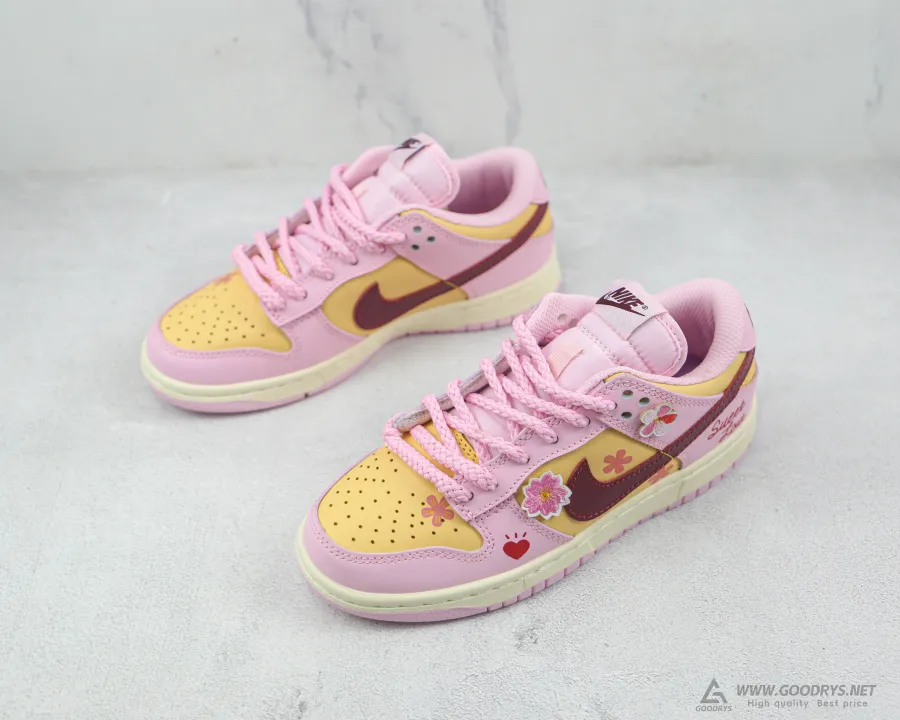 Nike Dunk Low Valentine'S Day