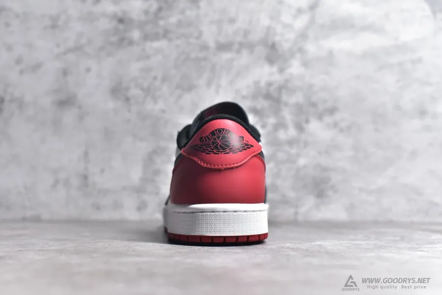 Air Jordan 1 Retro Low Og Black Toe