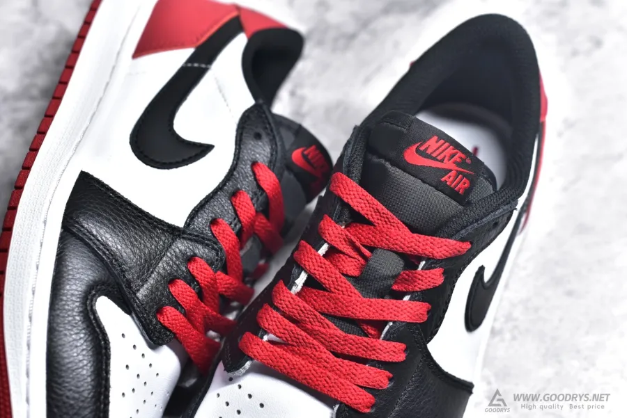 Air Jordan 1 Retro Low Og Black Toe