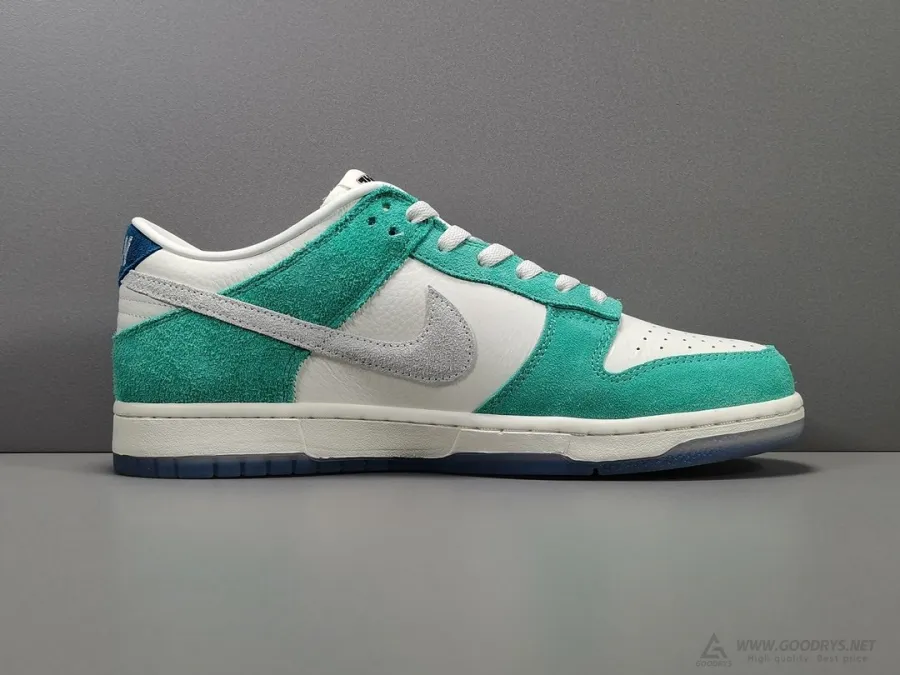 Kasina X Dunk Low Neptune Green