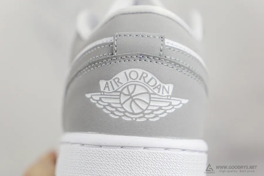 Air Jordan 1 Low Wolf Grey