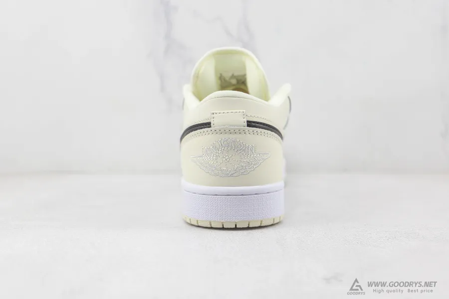 Wmns Air Jordan 1 Low Coconut Milk 